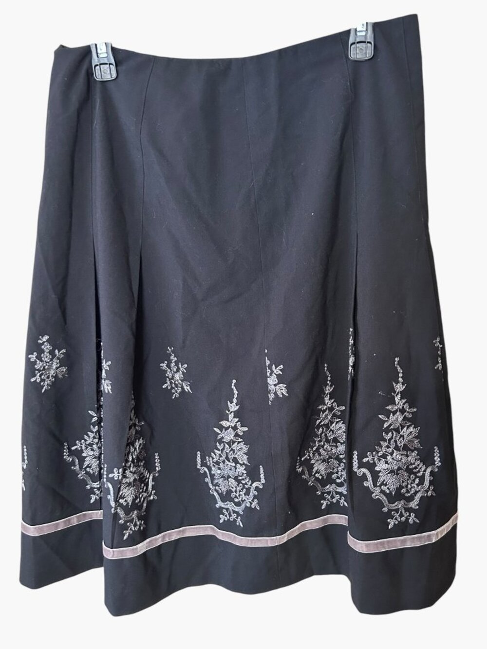 Ann Taylor Black A-Line Skirt — Silver Floral Embroidery — Size 10